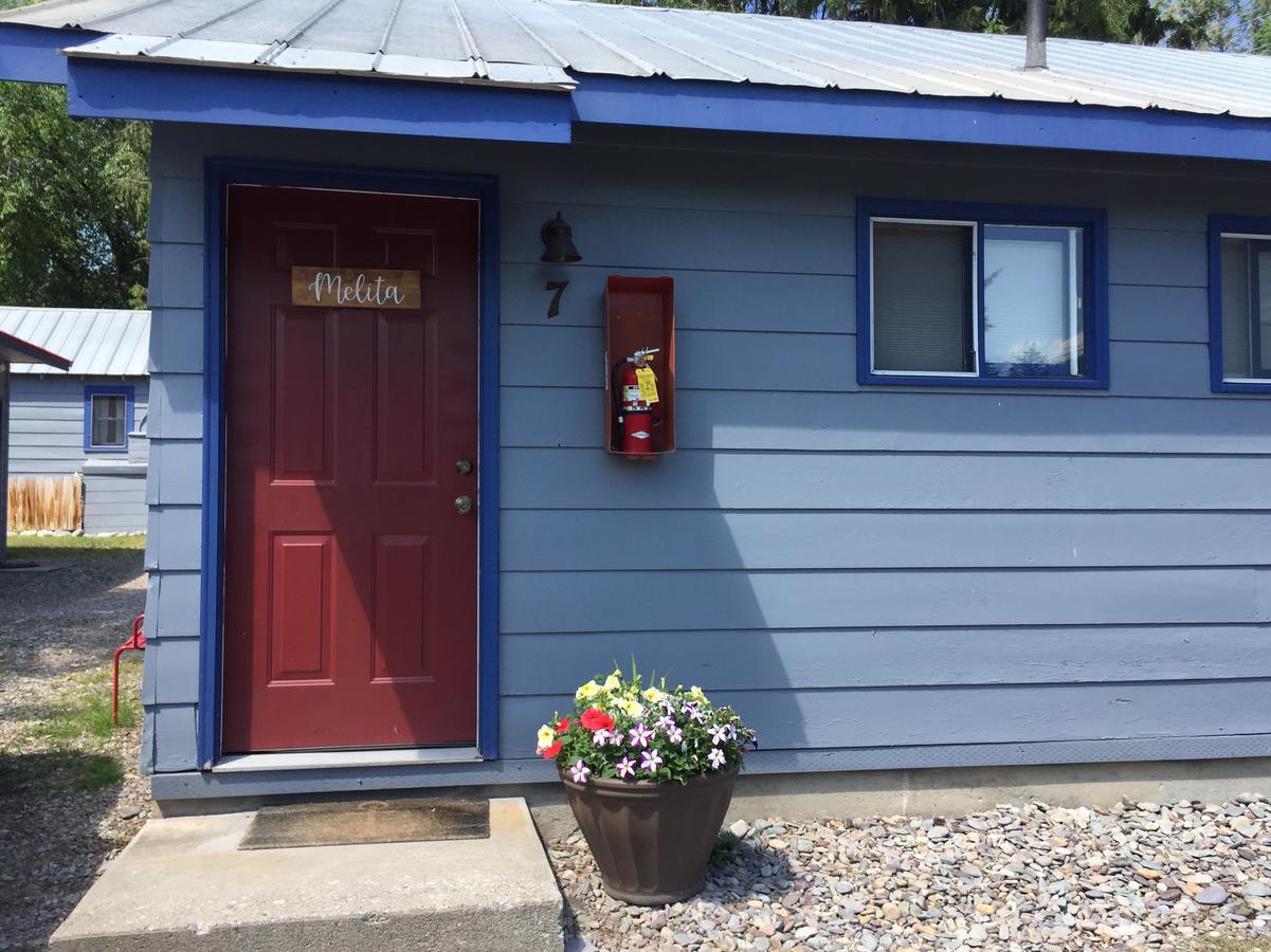 Flathead Lake Resort Woods Bay Exterior photo